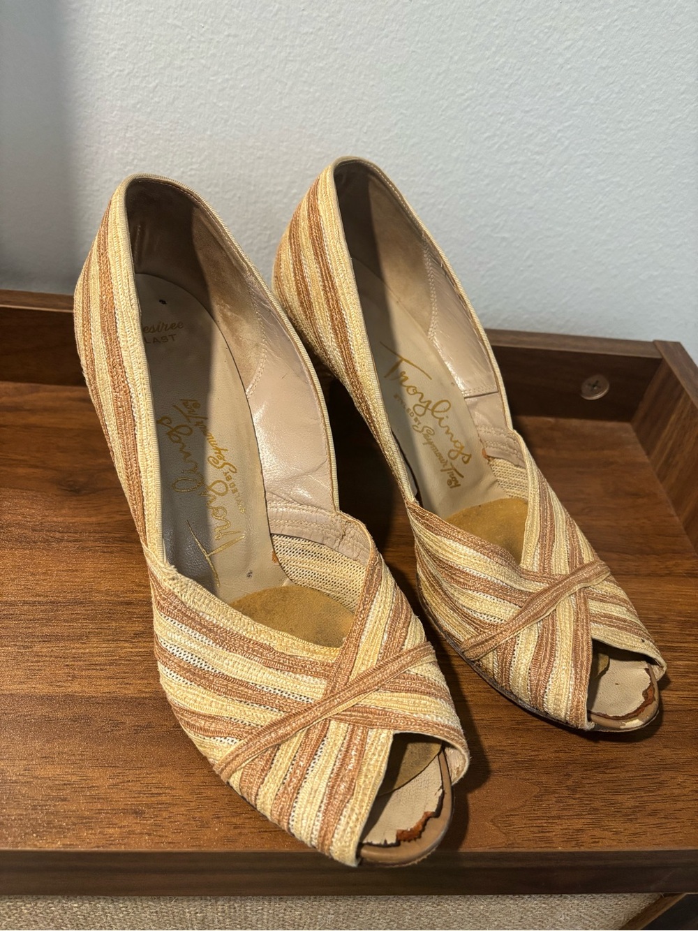 VINTAGE 1940s Women’s Striped Peep-Toe Heels in Beige and Tan